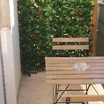 Lh בית הארחה 3*