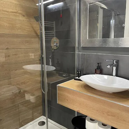 Lh Guest house