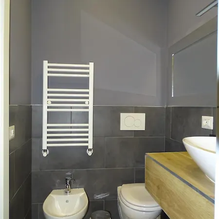 Lh Guest house