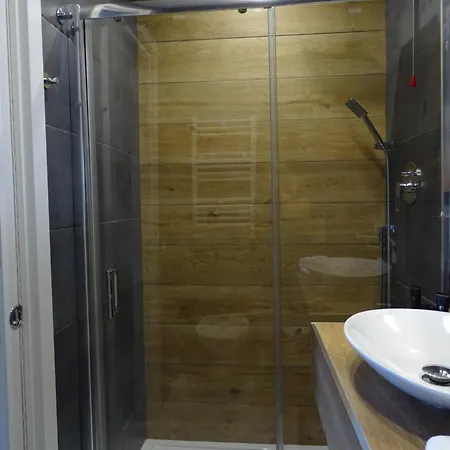 Lh Guest house
